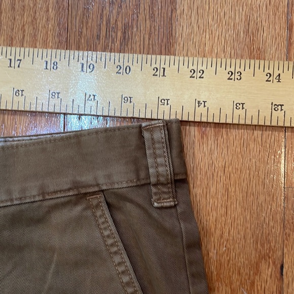 A NWOT pair of Eddie Bauer Men’s Shorts Tag size T44 Brown - Picture 3 of 12